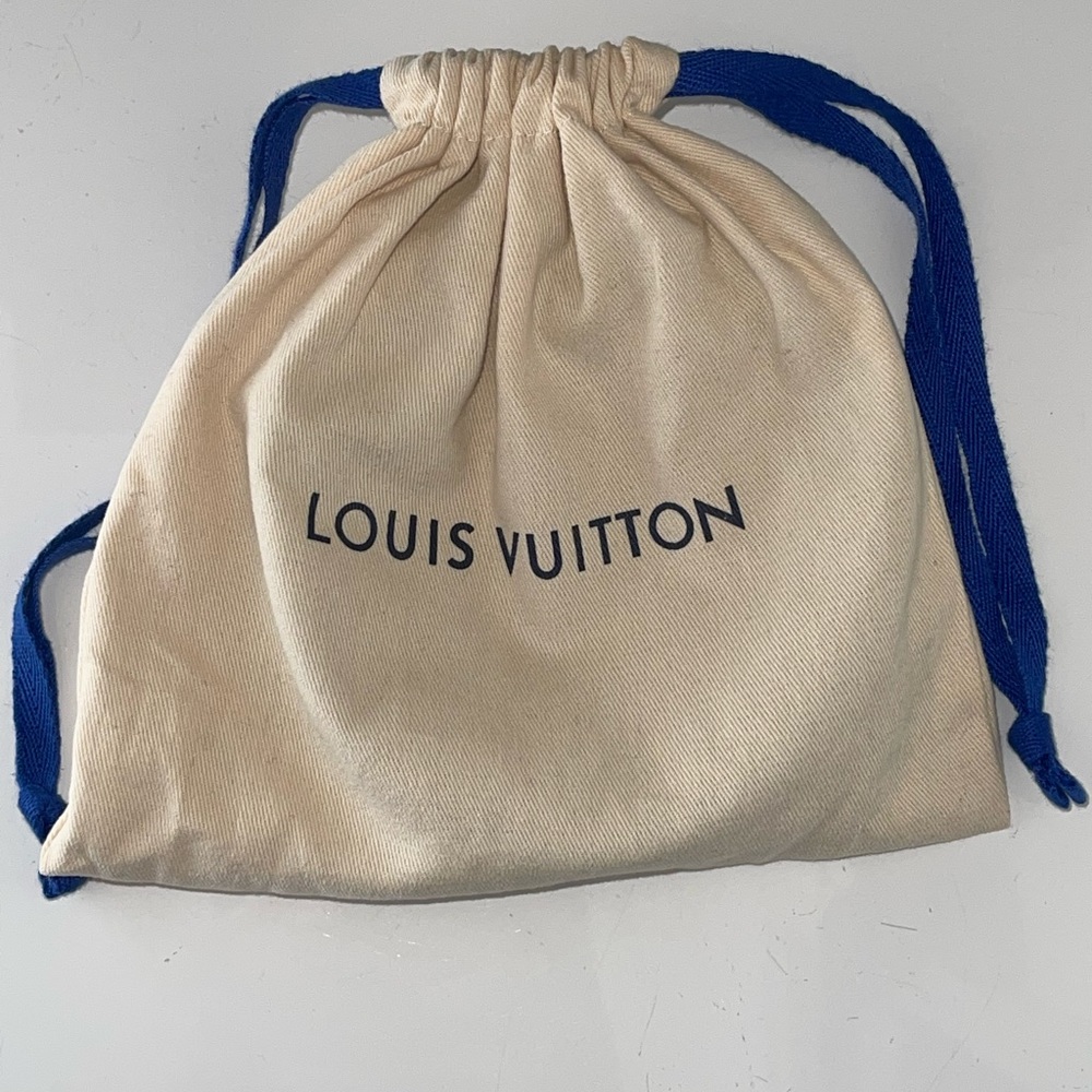 SOLD! Loui Vuitton Reversible Belt Size 75 - Picture 6 of 8